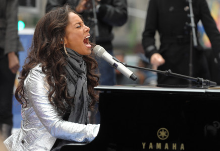 Singer Alicia Keys performs on NBC's "Today Show" in Rockefeller Plaza, on Monday, April 21, 2008, i